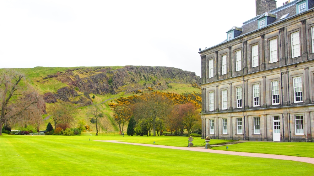 Palace of Holyroodhouse et Arthur's seat - Olympus OM-D E-M5